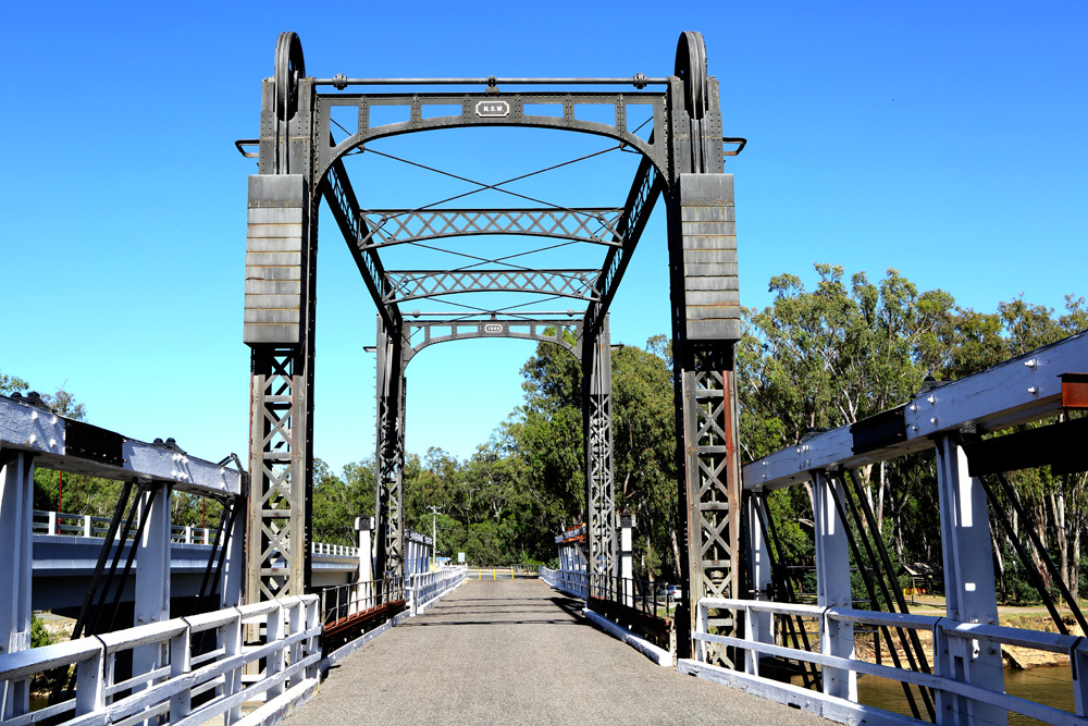 Barooga Sydney Melbourne Touring